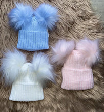 Load image into Gallery viewer, Winter double Pom Pom hats
